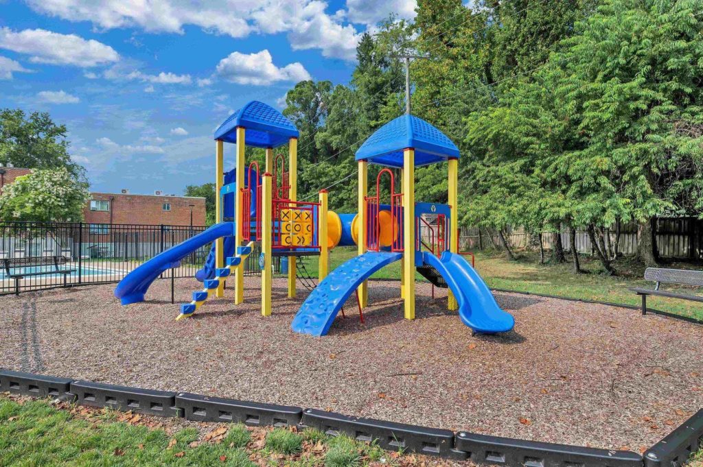 Amenities Fairmont Gardens Apartments Located in Annandale, VA